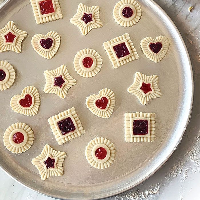 Thumbprint Linzer Embossing Cookie Cutters - Evil Cake Genius