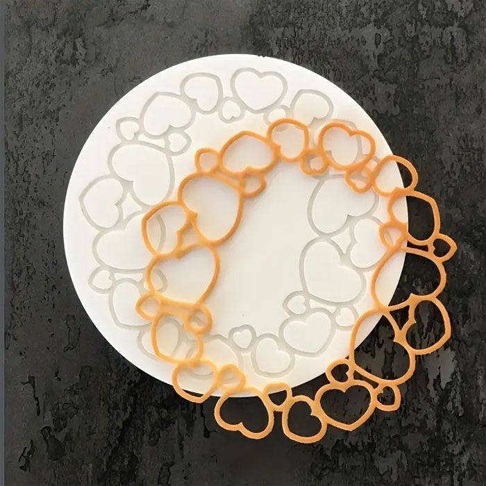 Tuile Mold Heart Wreath